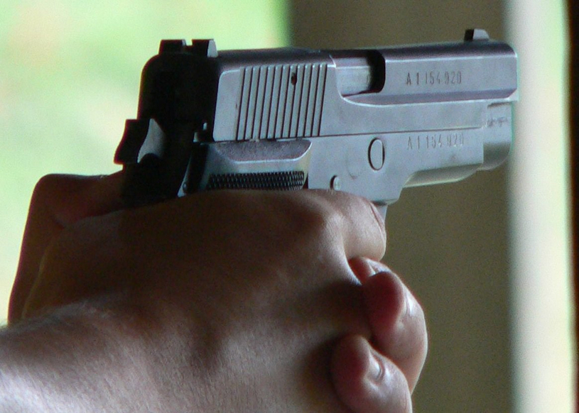 Une opération en matière de stupéfiants et d’armes à feu est présentement en cours