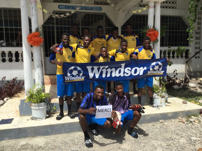 Des souliers et des maillots de Windsor à Haïti 