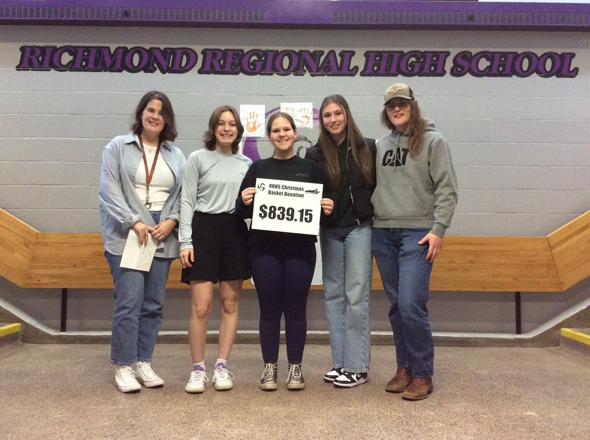 Shevon Murphy, Lydia Dandonneau, Olivia Blais, Mia Plourde et Mya Mason-Gosselin.