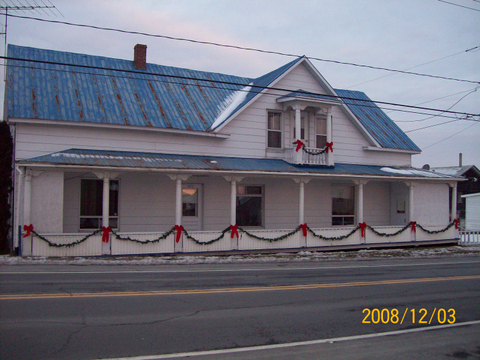 Notre maison (ancien magasin générale de Saint-Ephrem Station)