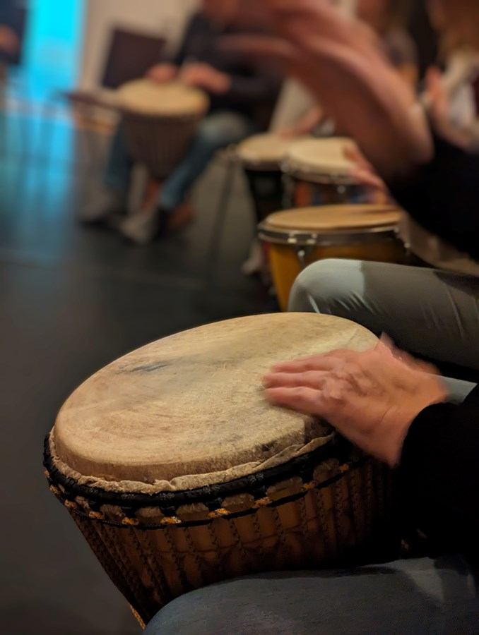Une session Jam de percussion au Centre d’art de Richmond