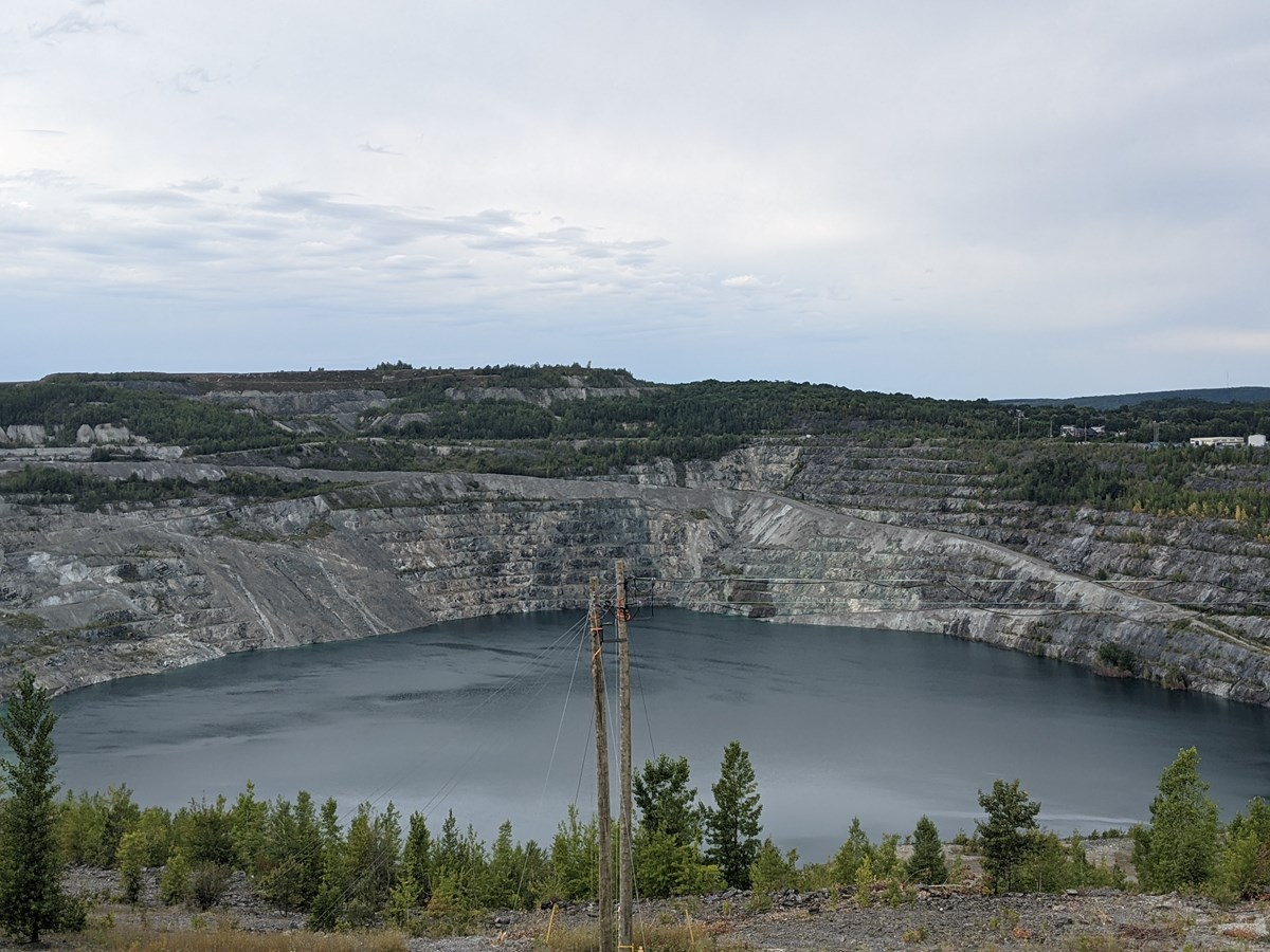 La Place de la Traversée inaugurée à Val-des-Sources