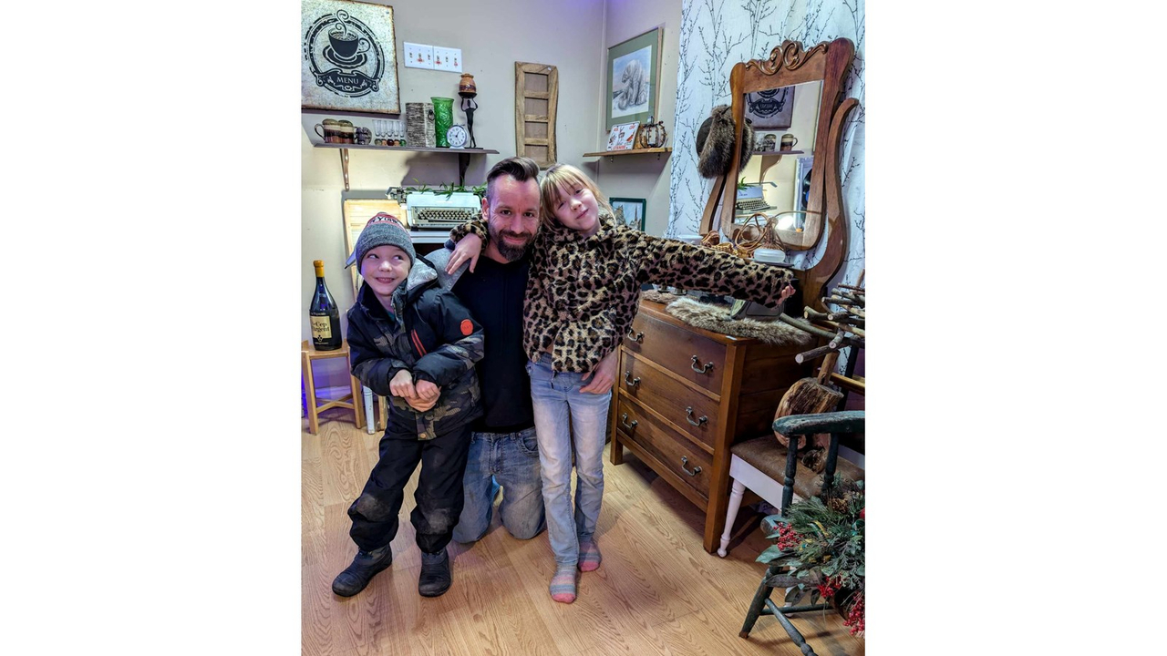 Steve Scrosati, en compagnie de ses enfants, Matteo et Florence.