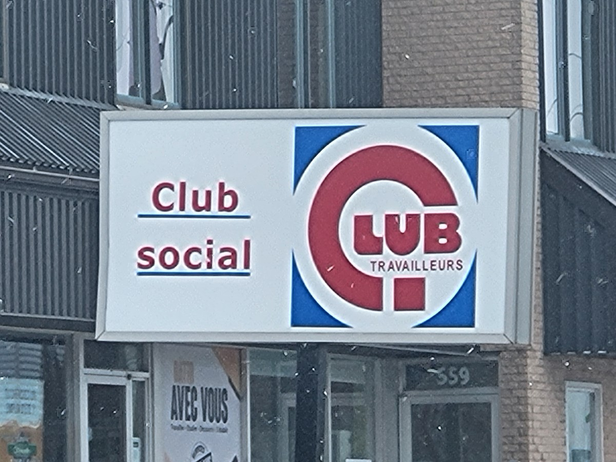 La vente du bâtiment du Club des Travailleurs soulève des questionnements à Val-des-Sources