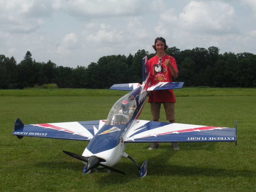 Spectacle aérien d'avions et d'hélicoptères téléguidés miniatures 1 et 2 août