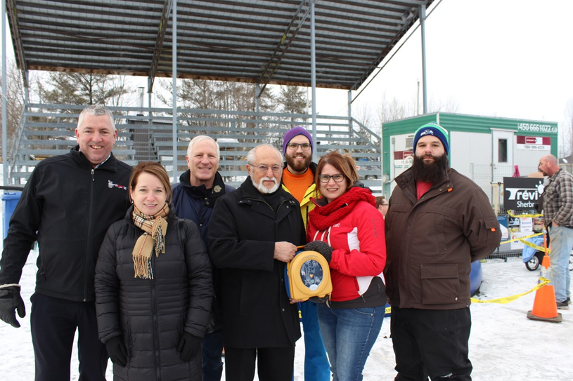 Remise d’un défibrillateur à la Municipalité  de Saint-François