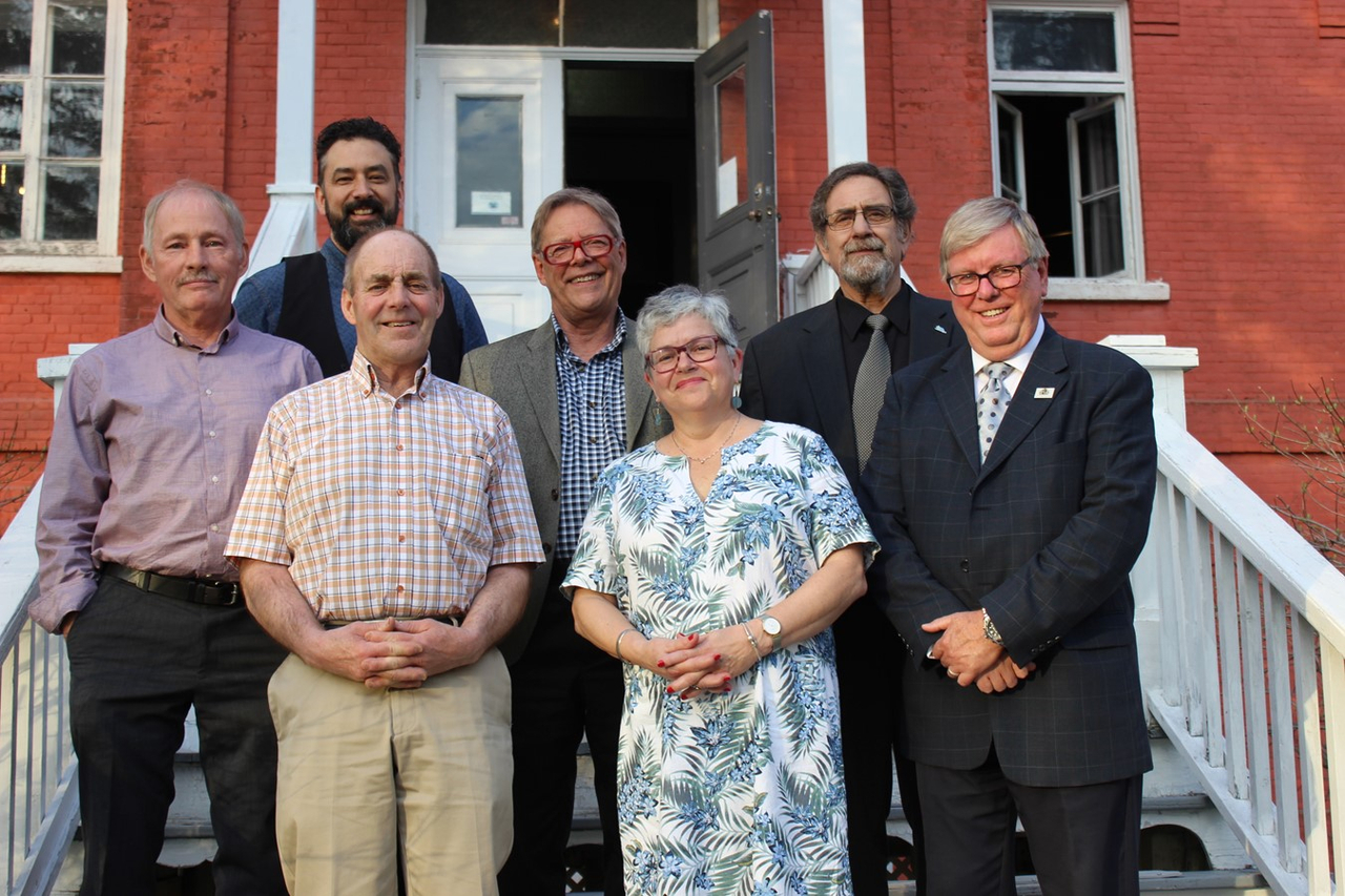 Les Maires accompagnés de Donald Dubuc, animateur et Richard Khouzam de Développement Val-Saint-François.