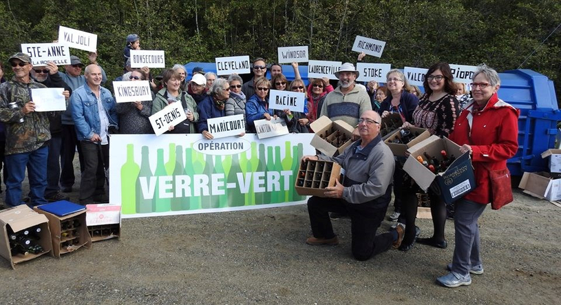 Un projet pilote de dépôt volontaire du verre souligné à l’Écocentre