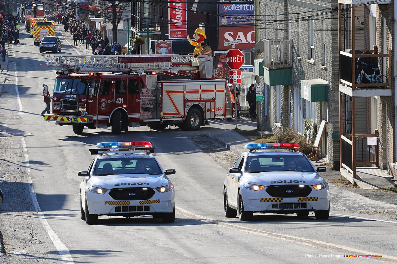 Les pompiers de la Ville étaient présents lors du défilé de Noël.