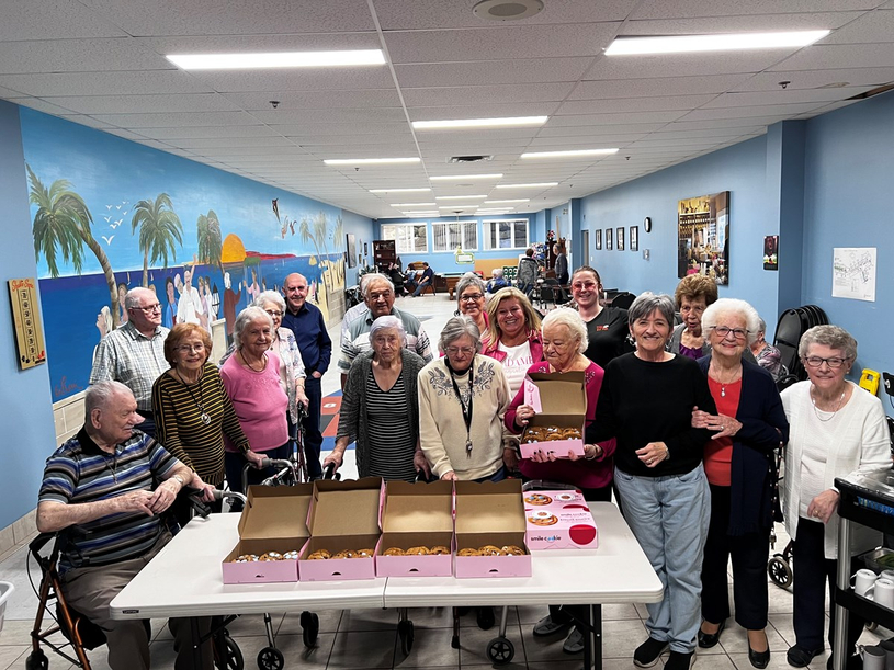 La Ville de Windsor distribue des biscuits sourires