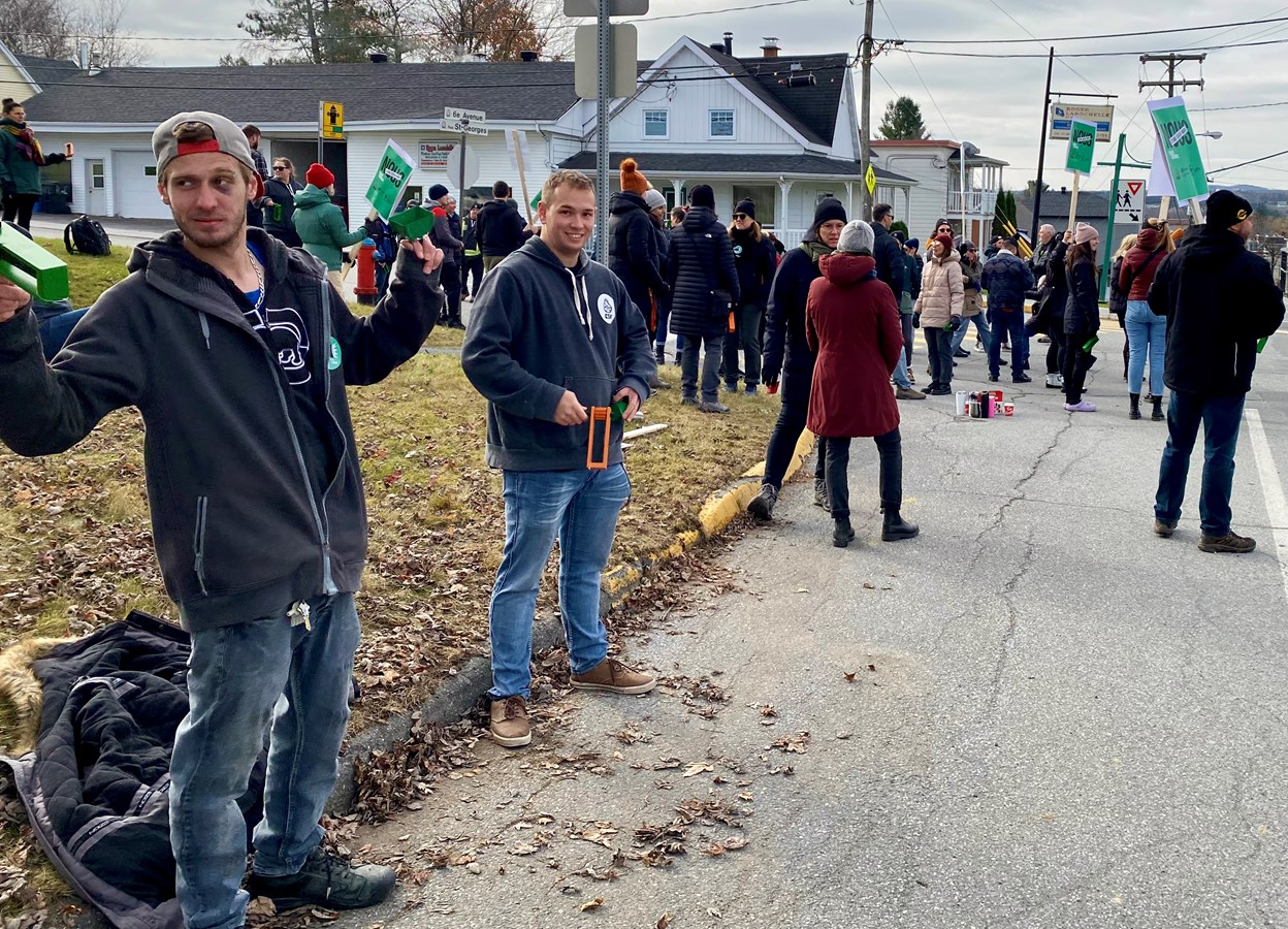Premières heures de grève pour le front commun