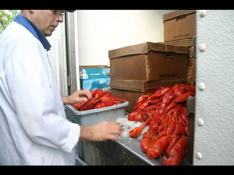 1000 personnes au souper au homard de la Fondation
