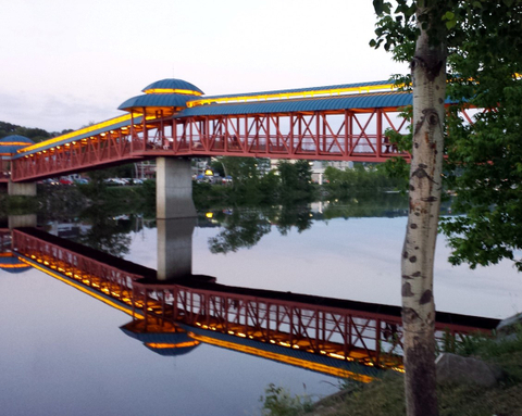 Passerelle,Lilas et fleurs du terroir,Passerelle