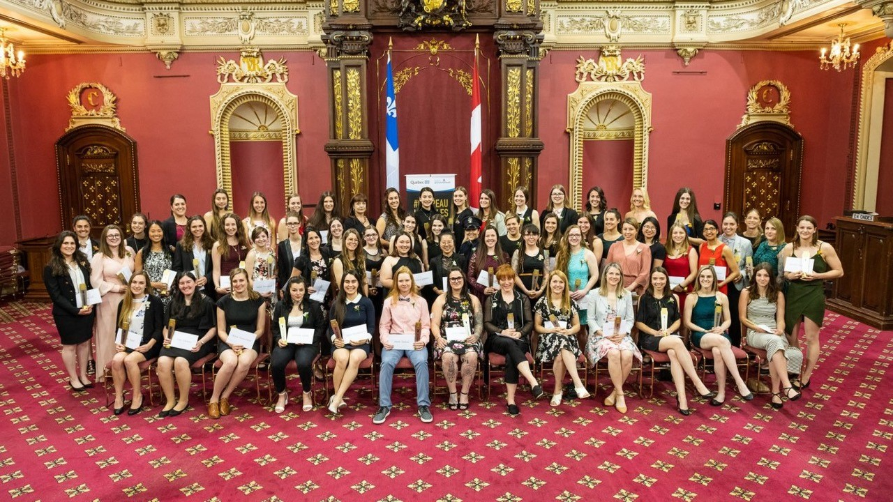Une étudiante lauréate du concours Chapeau, les filles!