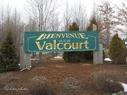 Dernière ligne droite sur le boulevard des Cyprès à Valcourt !