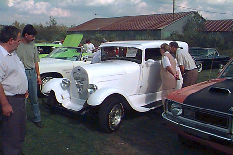 Exposition de voitures antiques en 1998