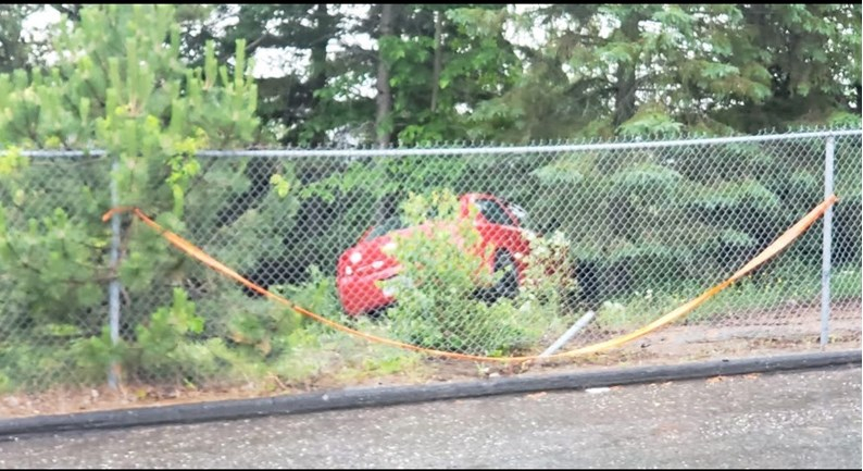 Une importante sortie de route sur le boulevard Saint-Luc à Val-des-Sources