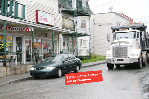 Attention! Stationnement inderdit sur la rue St-Georges