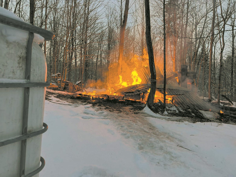 Une cabane à sucre détruite par le feu à Melbourne
