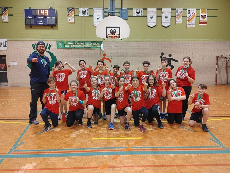 L’équipe gagnante du tournoi : l’école de A.D.S de Danville.