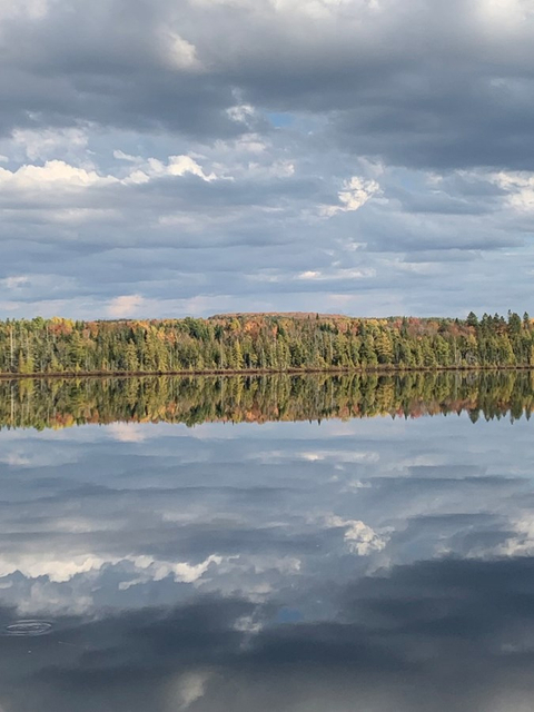 Symétrie entre le ciel et l’eau