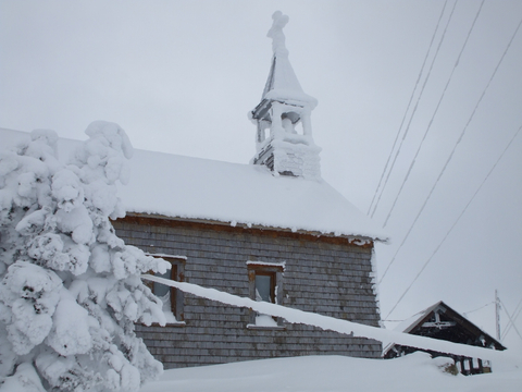 La petite chapelle tout en haut du Mont Mégantic